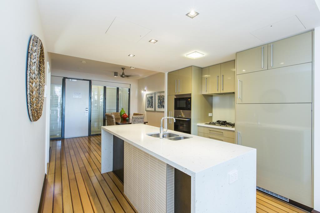 Boathouse Port Of Airlie Apartment Airlie Beach Exterior photo